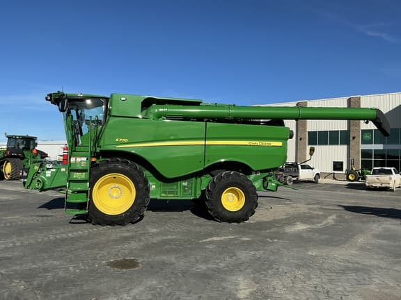 Image of John Deere S770 equipment image 1