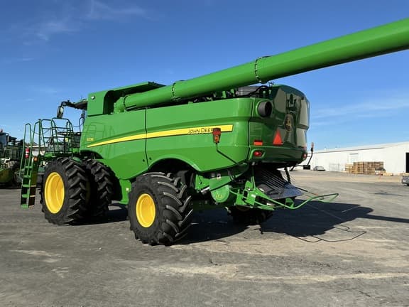 Image of John Deere S770 equipment image 2