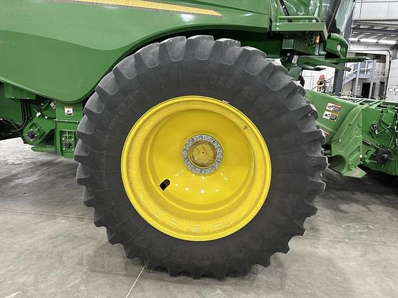 Image of John Deere S770 equipment image 1