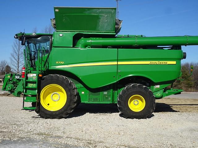 Image of John Deere S770 equipment image 2