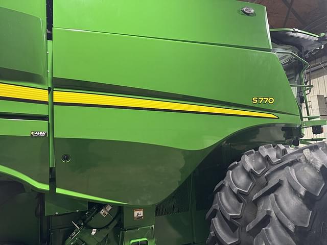 Image of John Deere S770 equipment image 4