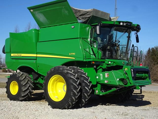 Image of John Deere S770 equipment image 1