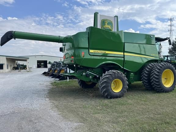 Image of John Deere S770 equipment image 2