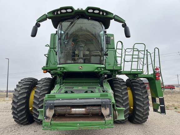 Image of John Deere S770 equipment image 1