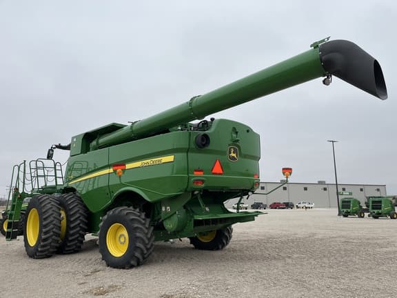 Image of John Deere S770 equipment image 3