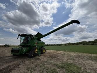 Image of John Deere S770 Primary image