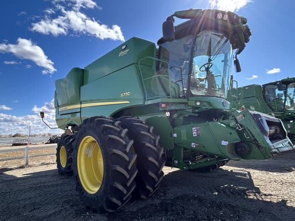 Image of John Deere S770 equipment image 2