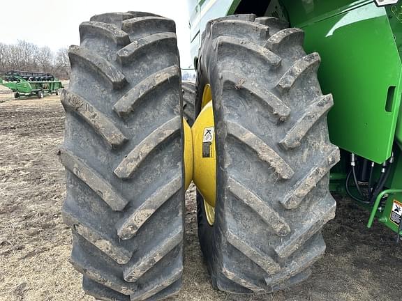 Image of John Deere S770 equipment image 2