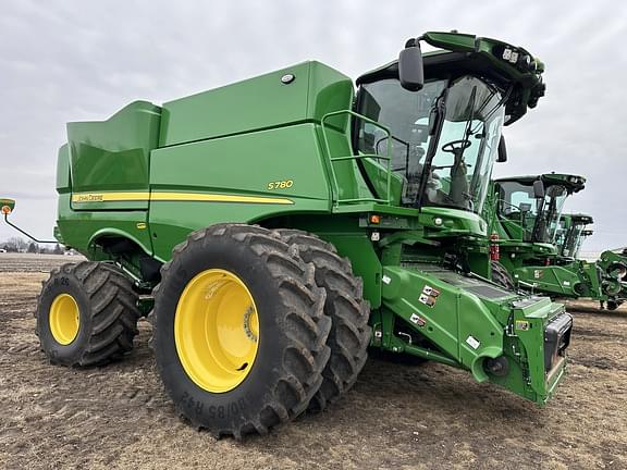 Image of John Deere S770 equipment image 2