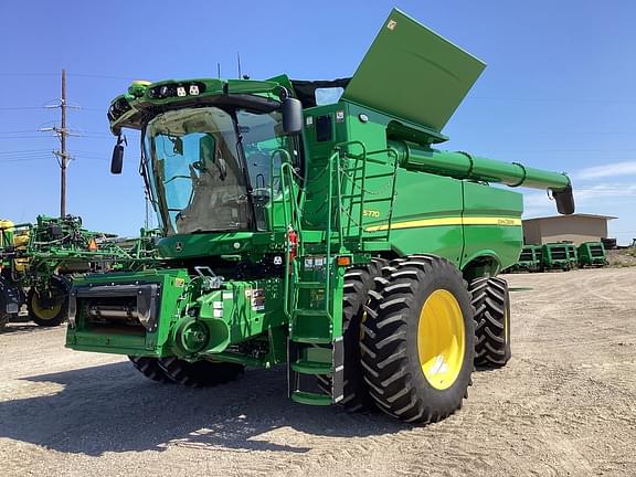 Image of John Deere S770 equipment image 2