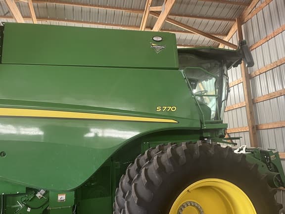 Image of John Deere S770 equipment image 1