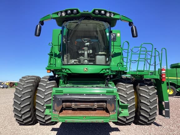 Image of John Deere S770 equipment image 1
