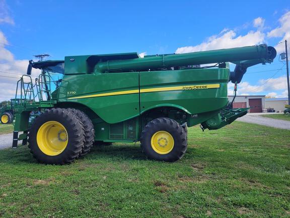 Image of John Deere S770 equipment image 1