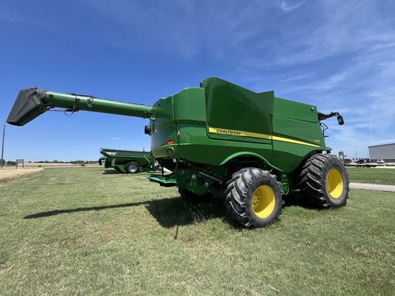 Image of John Deere S770 equipment image 4