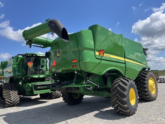 Image of John Deere S770 equipment image 2