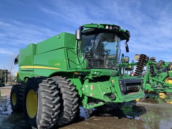 Image of John Deere S770 equipment image 1