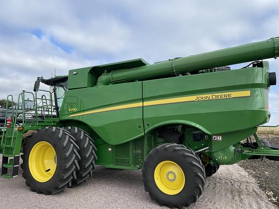 Image of John Deere S770 equipment image 2