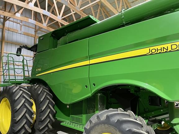 Image of John Deere S770 equipment image 1