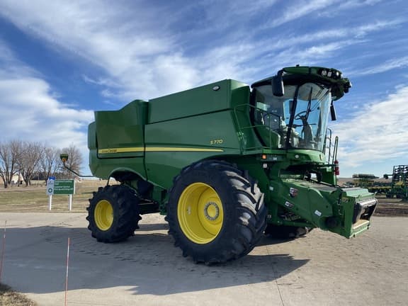 Image of John Deere S770 equipment image 4