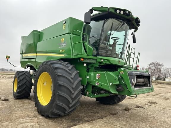 Image of John Deere S770 equipment image 3