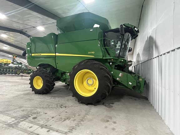 Image of John Deere S770 equipment image 1