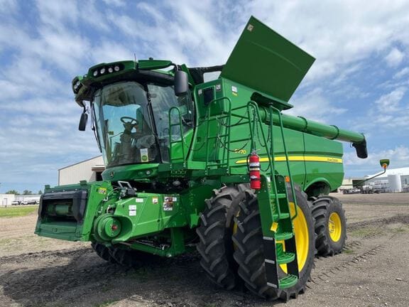 2024 John Deere S770 Equipment Image0