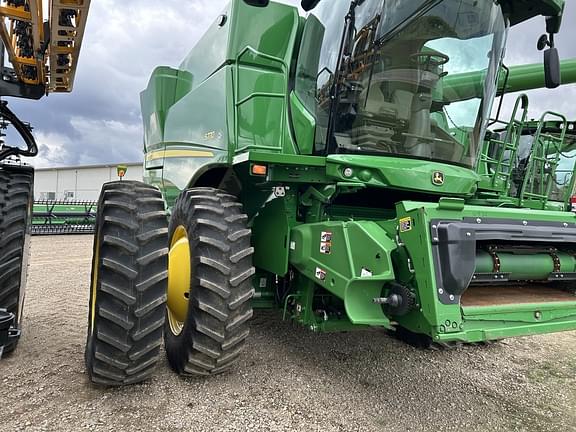 Image of John Deere S770 equipment image 4