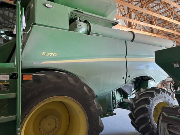 Image of John Deere S770 equipment image 1