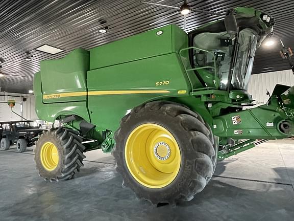 Image of John Deere S770 equipment image 1