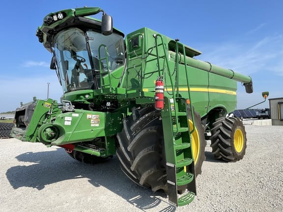 Main image John Deere S770