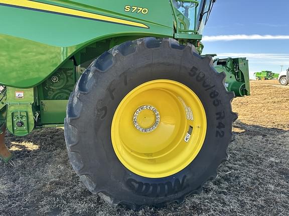 Image of John Deere S770 equipment image 4
