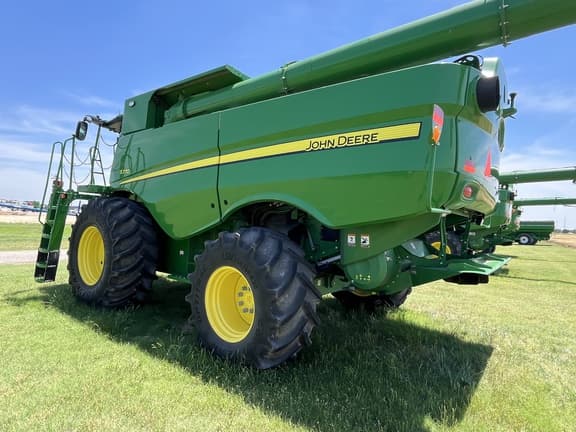 Image of John Deere S770 equipment image 4