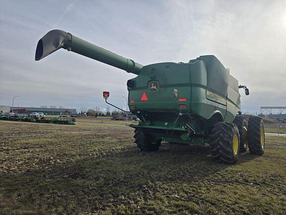 Image of John Deere S770 equipment image 2