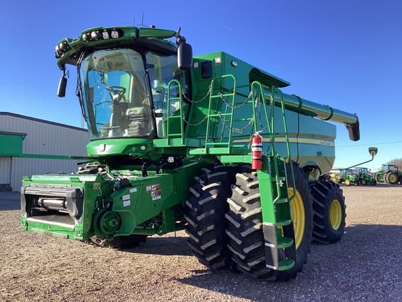 Image of John Deere S770 equipment image 2