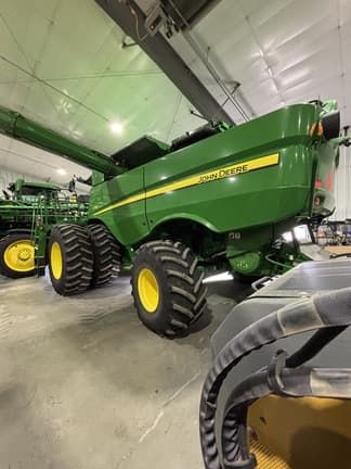 Image of John Deere S770 equipment image 1