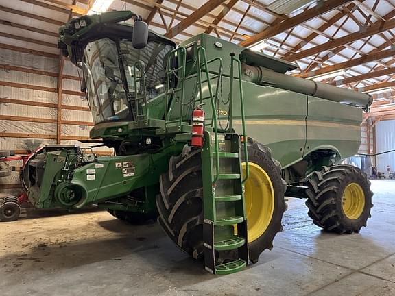 Image of John Deere S770 equipment image 1