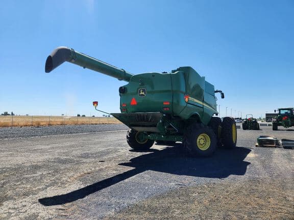Image of John Deere S770 equipment image 4