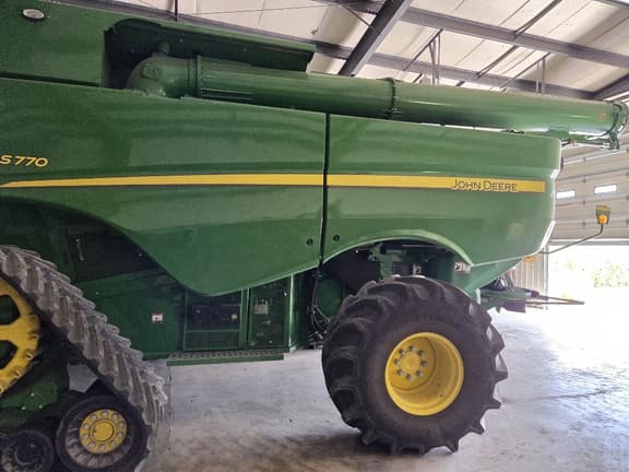 Image of John Deere S770 equipment image 1
