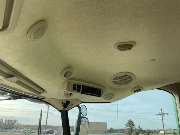 Image of John Deere S770 equipment image 4