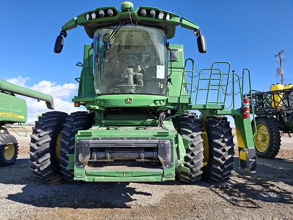 Image of John Deere S770 equipment image 1
