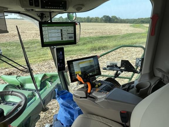 Image of John Deere S770 equipment image 3