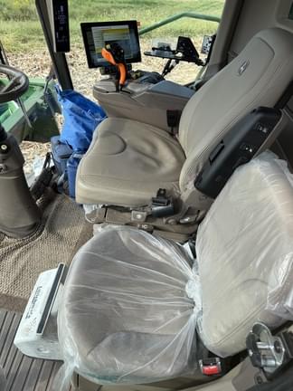 Image of John Deere S770 equipment image 4