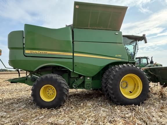 Image of John Deere S770 equipment image 1
