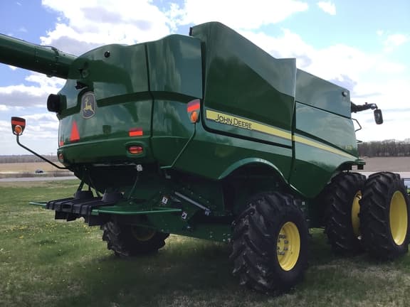 Image of John Deere S770 equipment image 4
