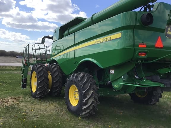 Image of John Deere S770 equipment image 2