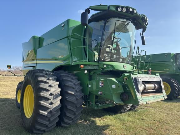 Image of John Deere S770 equipment image 1