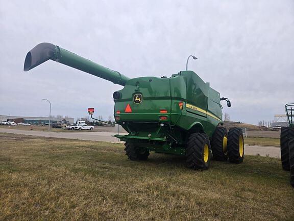 Image of John Deere S770 equipment image 2