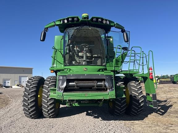 Image of John Deere S770 equipment image 1