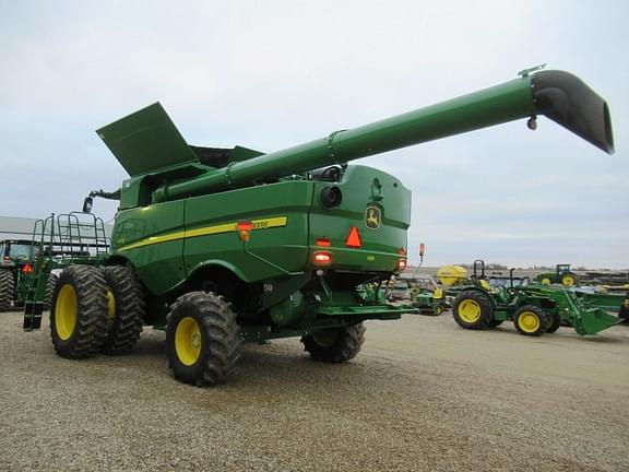 Image of John Deere S770 equipment image 3