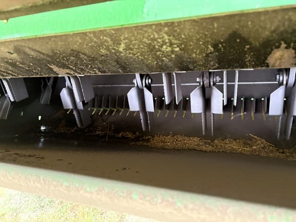 Image of John Deere S770 equipment image 4